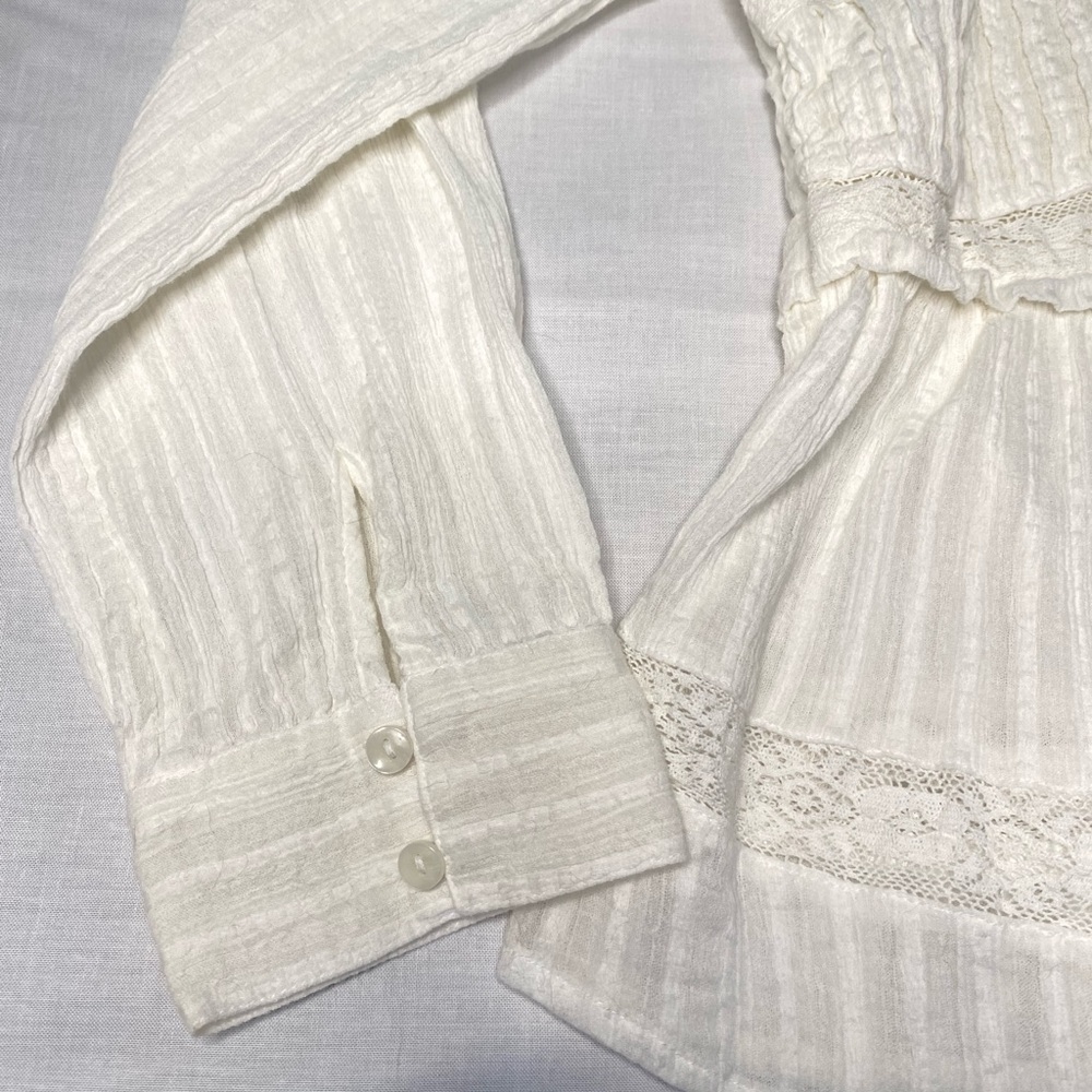 American Eagle Outfitters White Blouse - Picture 4 of 6